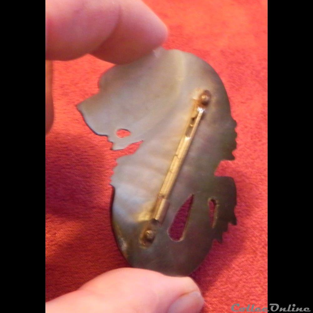 autre archeologie europe dauphin en nacre broche