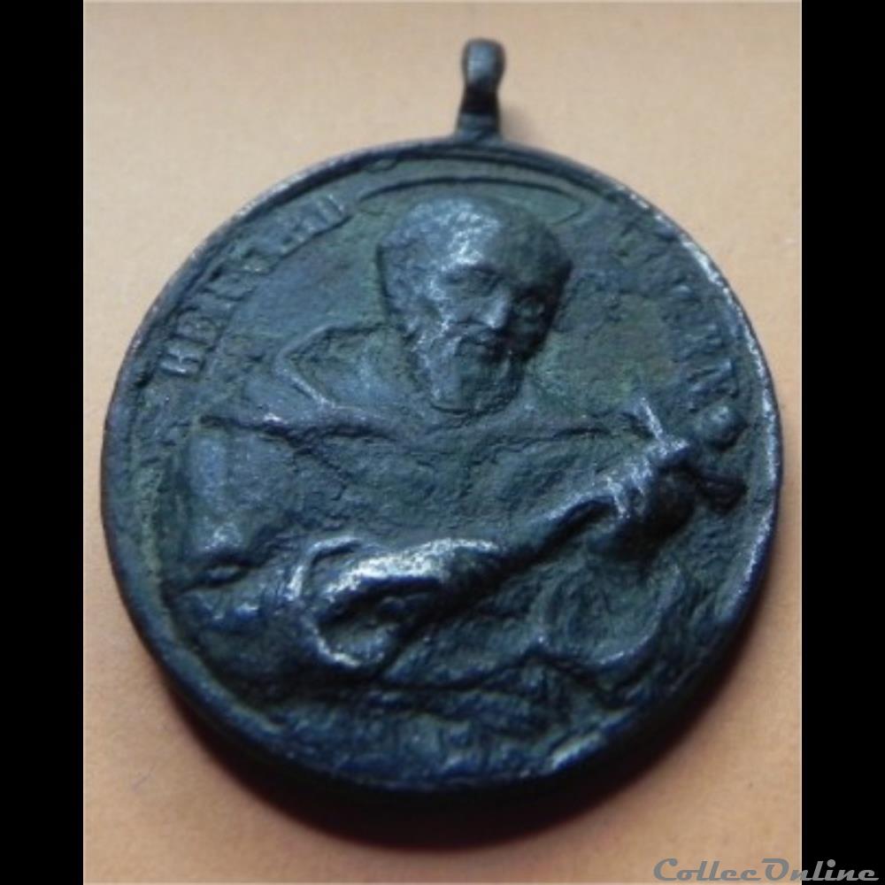 patrimoine religieux objet culte medaille de saint benoit fin 16 eme