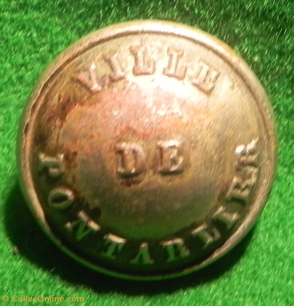 vetements et accessoires boutons militaires ville de pontarlier