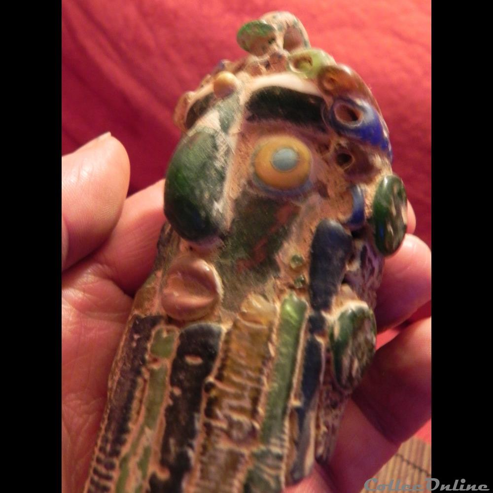 art antiquite archeologie asie phenicie grande tete en verre et pate de verre