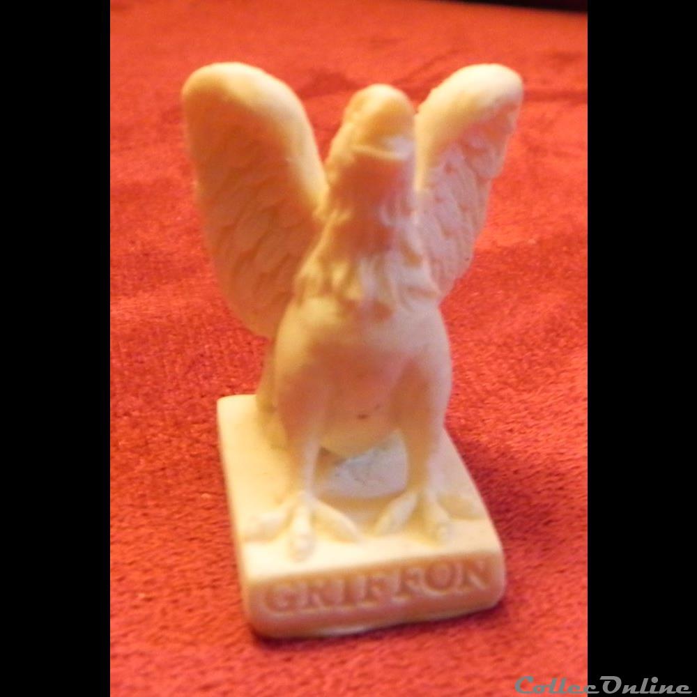 autre archeologie europe miniature divinite antique griffon ceramique