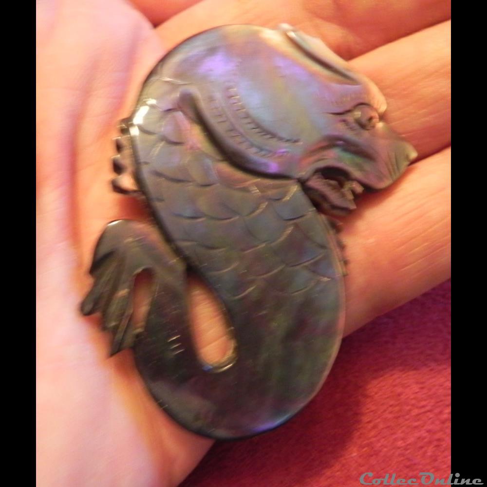 autre archeologie europe dauphin en nacre broche