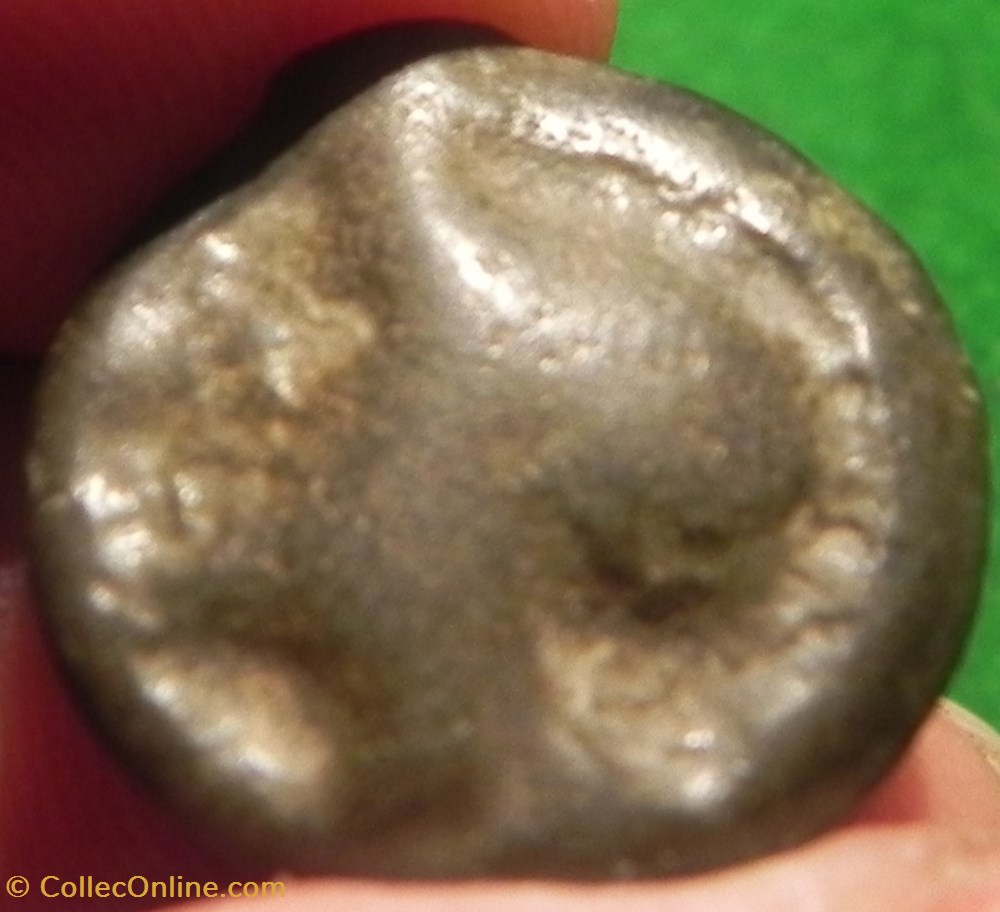 monnaies antiques celtes potin turons a la tete diabolique monnaie inspiration lunaire