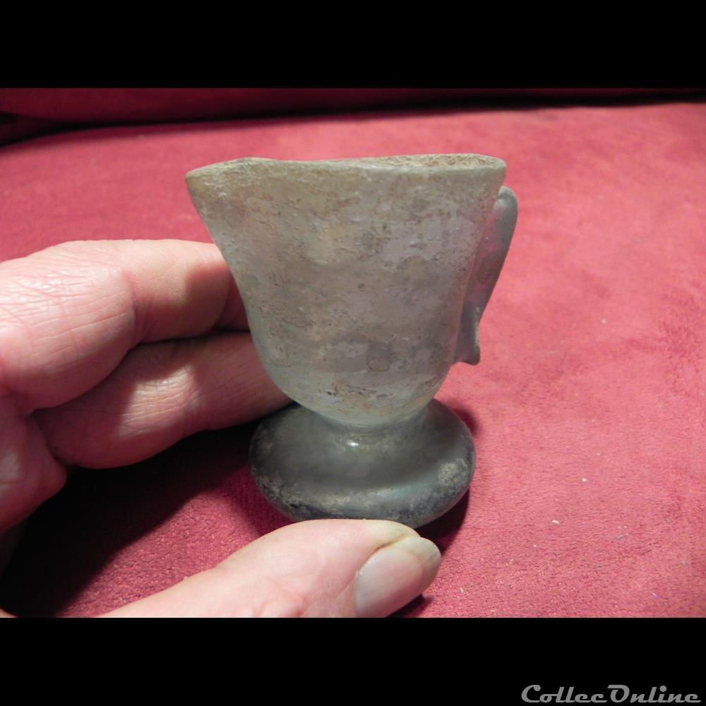 art antiquite archeologie europe petit vase verre blanc irise