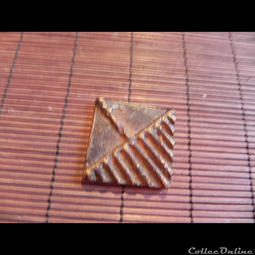poids à or forme géométrique Akan europe poids a or forme geometrique akan