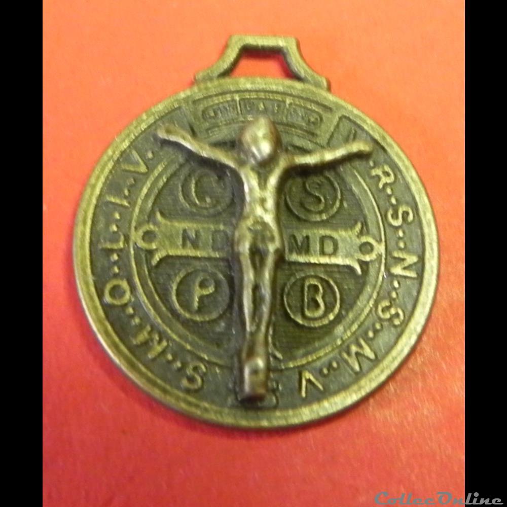 religieuse mandat territoriaux dite medaille de la bonne mort medaille de saint benoit