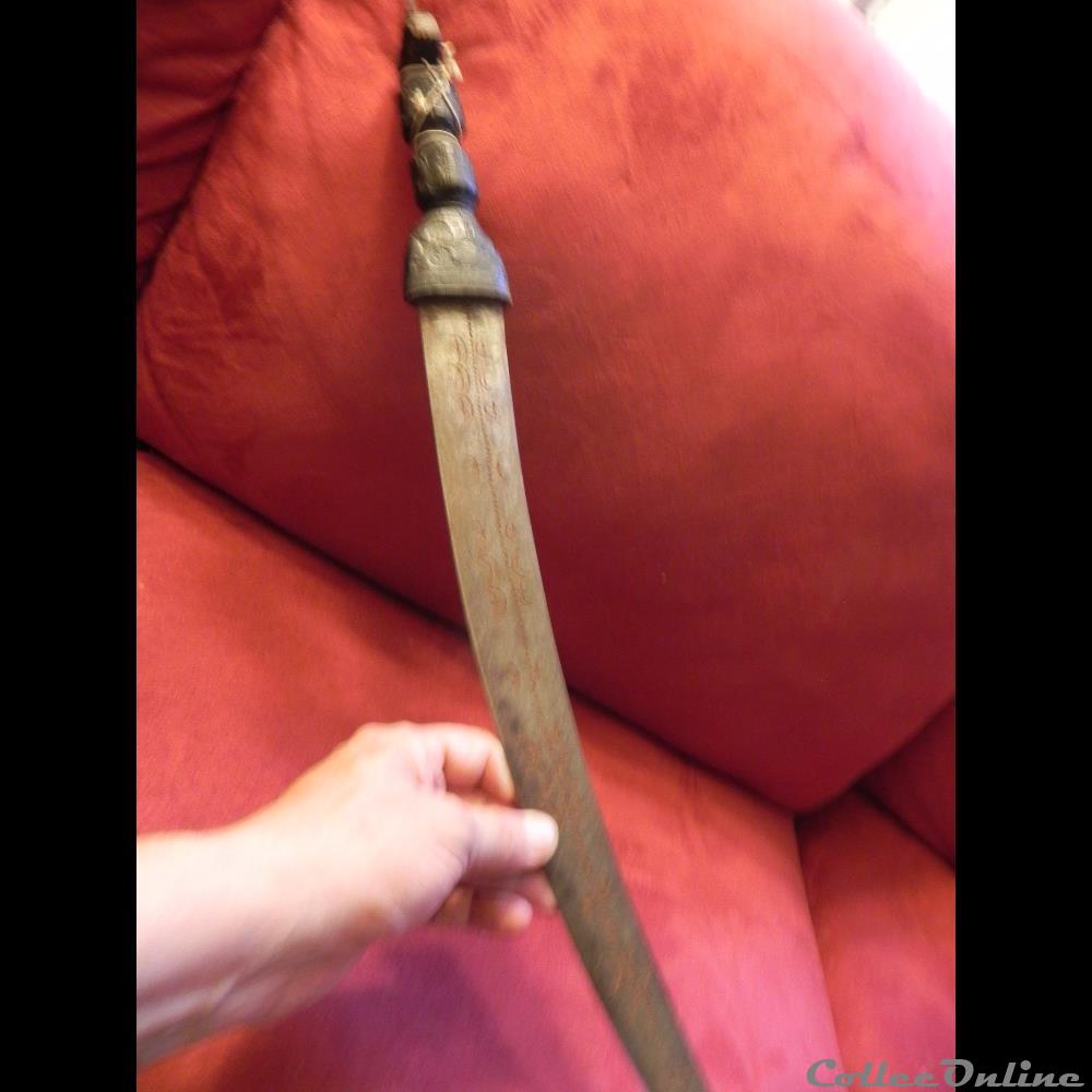 sabre arabe (Oman?) du XIX ou XXè ou Couteau classique touareg. 3 militarium arme blanch mandat territoriaux sabre arabe oman du xix ou xxe ou couteau classique touareg