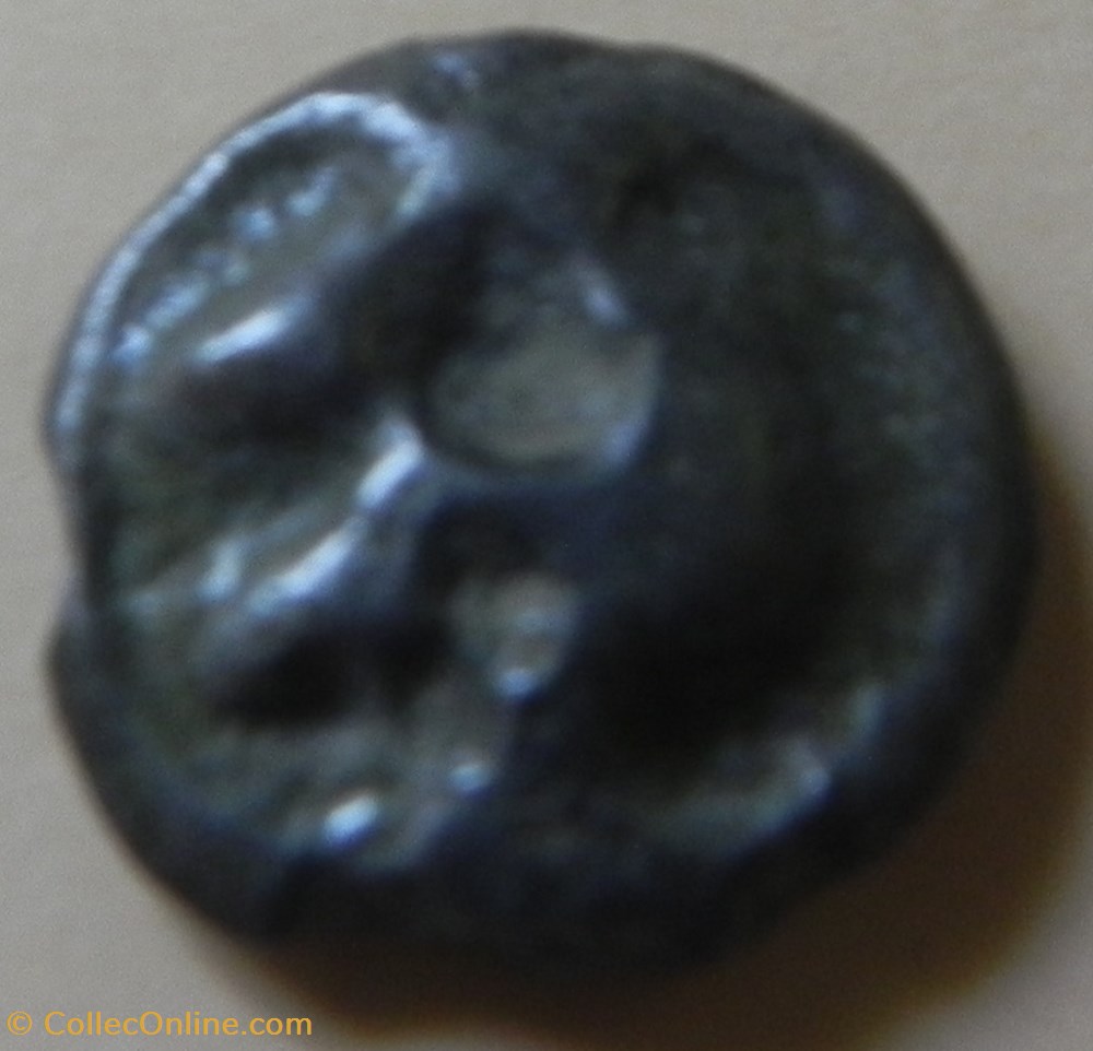 monnaies antiques celtes potin turons a la tete diabolique monnaie inspiration lunaire