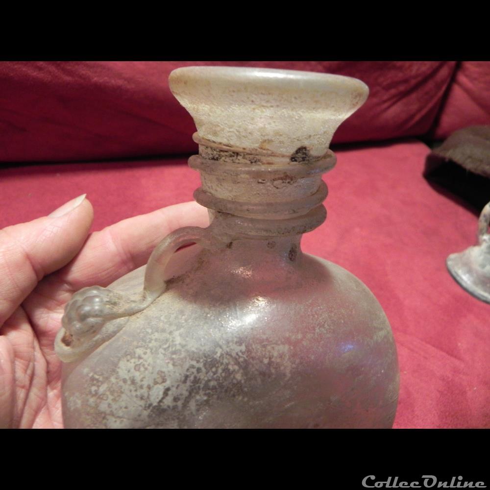 art antiquite archeologie europe petit vase verre blanc irise