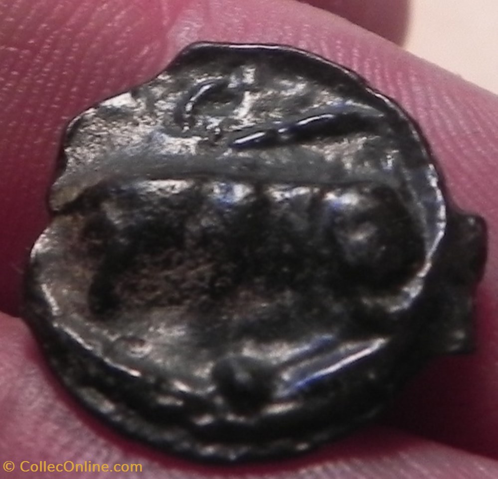 monnaies antiques celtes potin turons a la tete diabolique monnaie inspiration lunaire