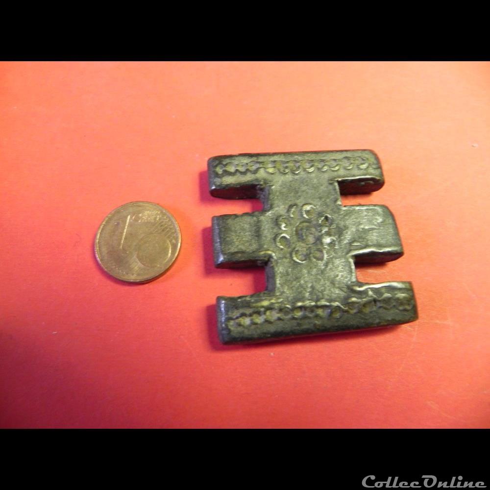 poids à or forme géométrique Akan europe poids a or forme geometrique akan