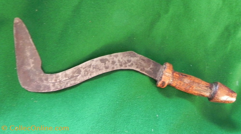 COUTEAU FAUCILLE NGBANDI 2 militaria armes blanches couteau faucille ngbandi