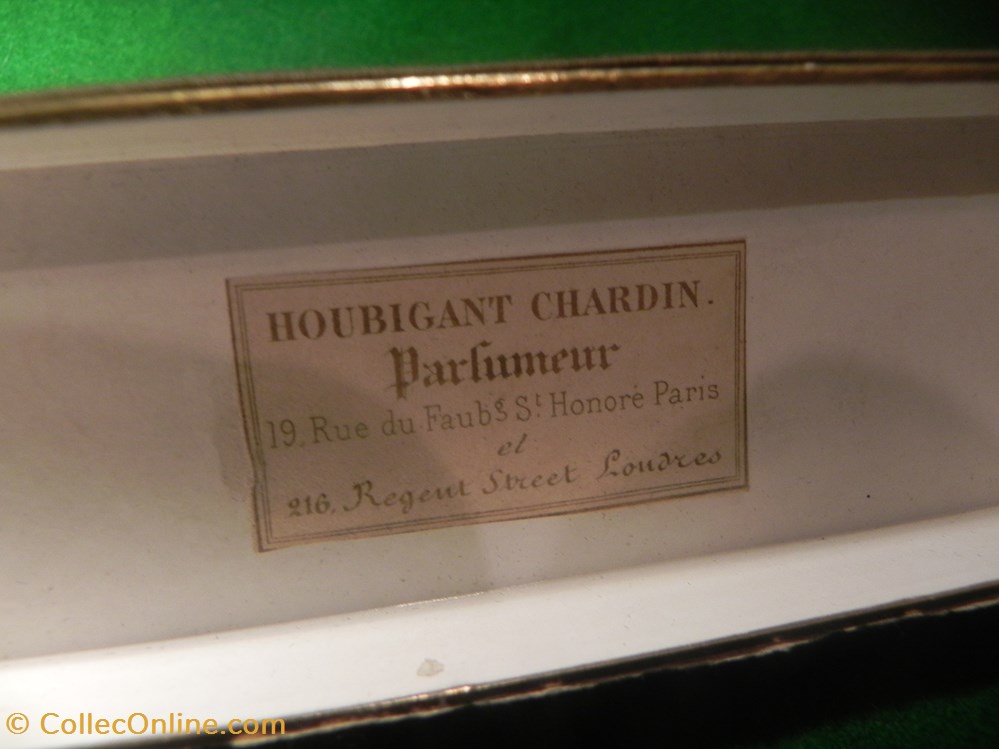 grand éventail Houbigant Chardin .début du xixe siècle 2 vetements et accessoires eventails grand eventail houbigant chardin debut du xixe siecle