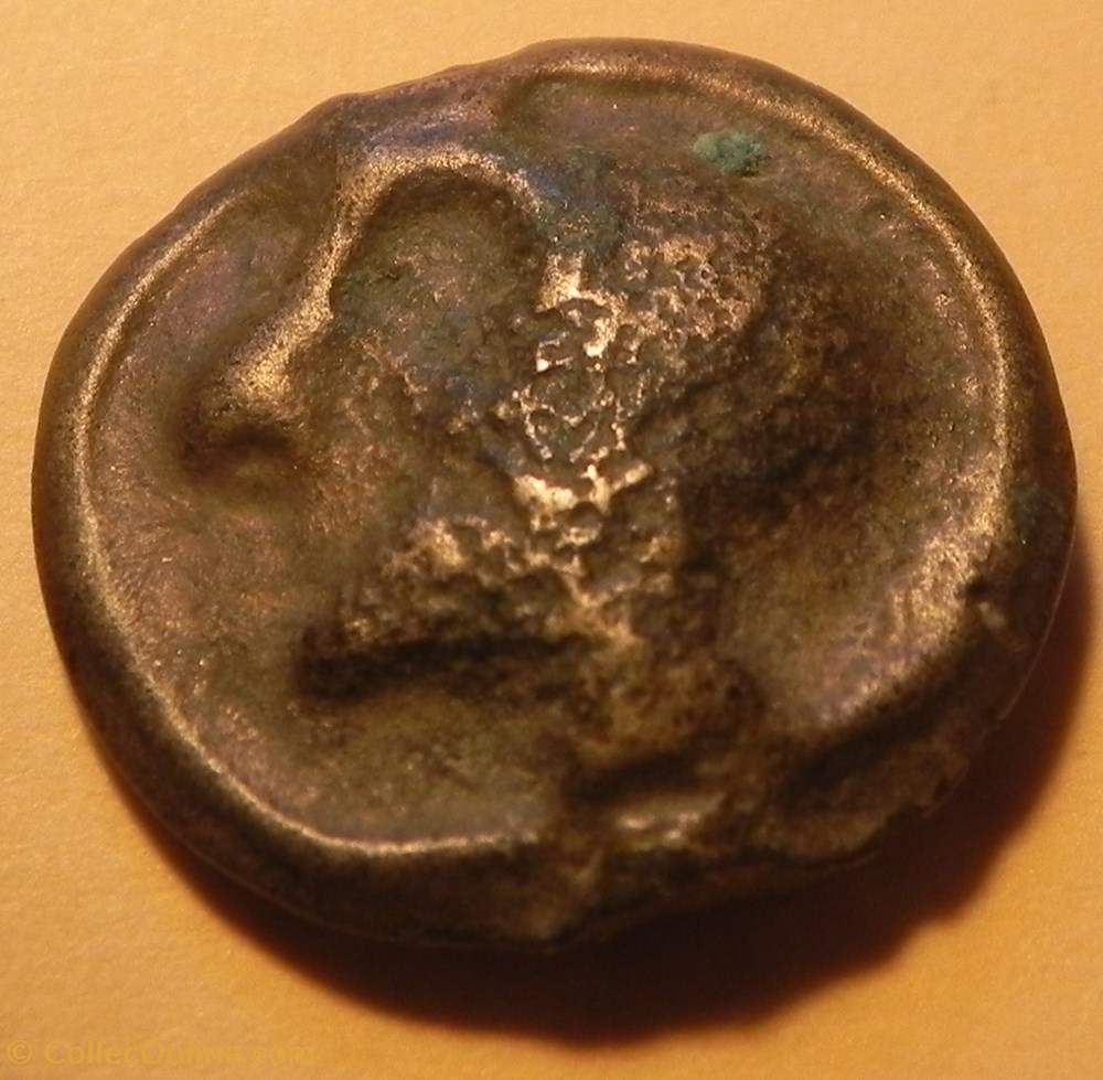 potin Turons à la tête diabolique. monnaie d'inspiration lunaire monnaies antiques celtes potin turons a la tete diabolique monnaie inspiration lunaire