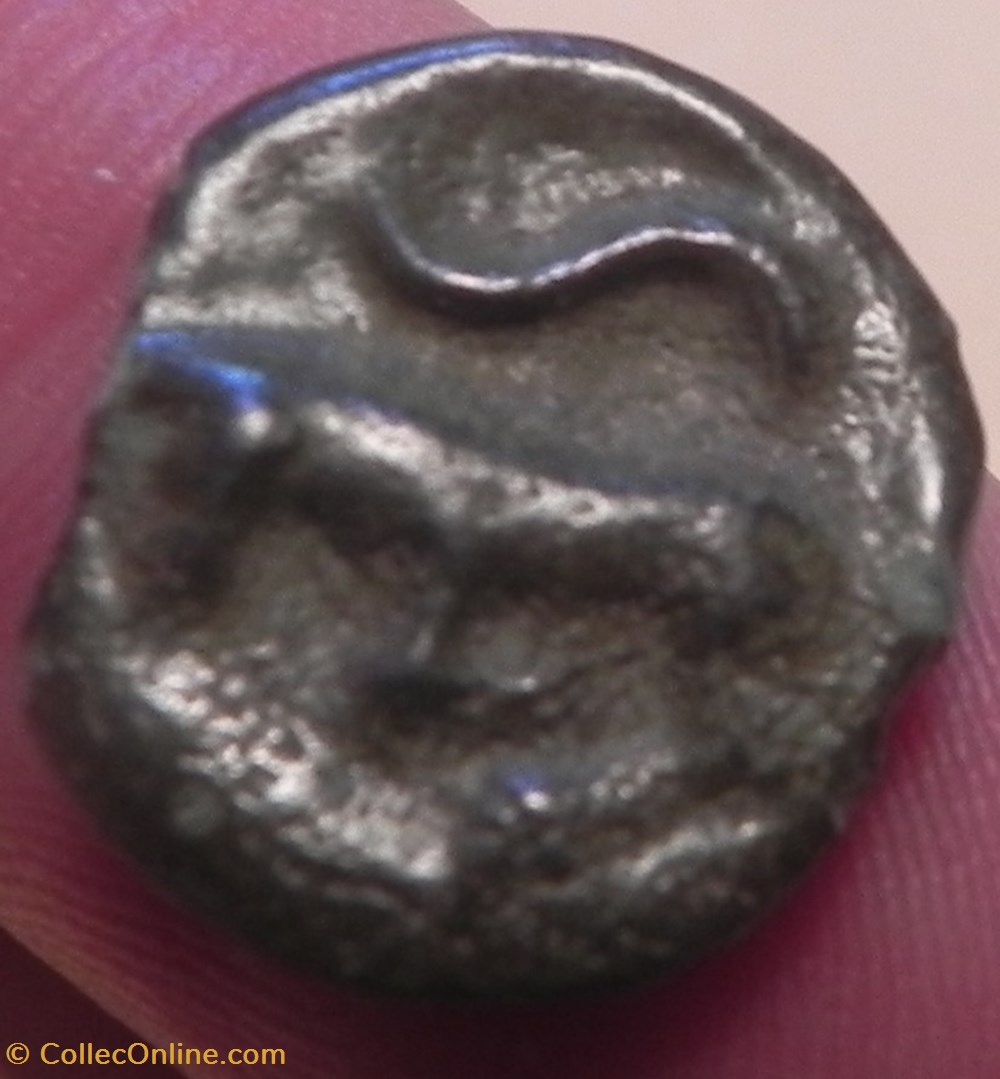 monnaies antiques celtes potin turons a la tete diabolique monnaie inspiration lunaire