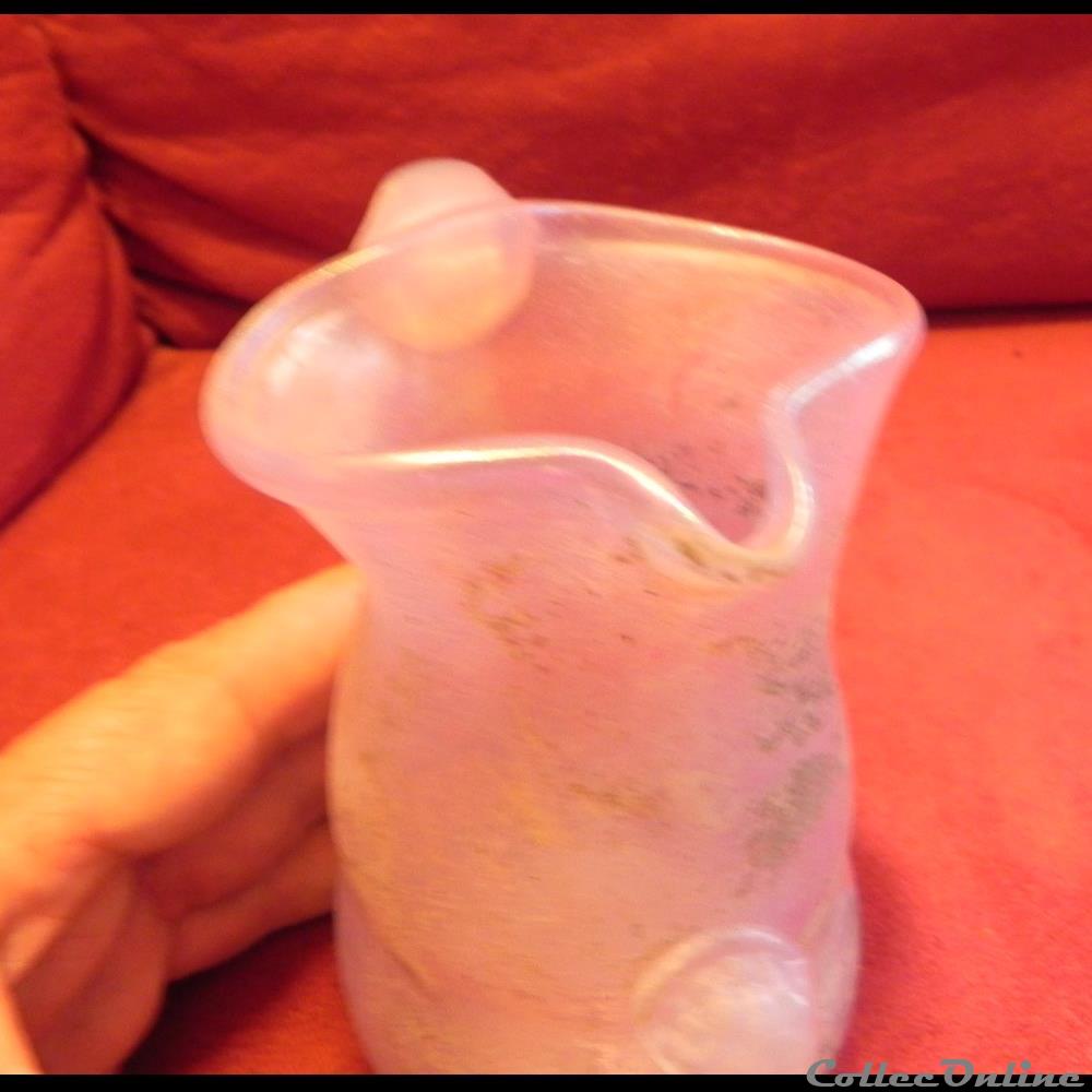 petit vase romain en verre blanc /rose irisé 4 art antiquite archeologie europe petit vase romain en verre blanc rose irise