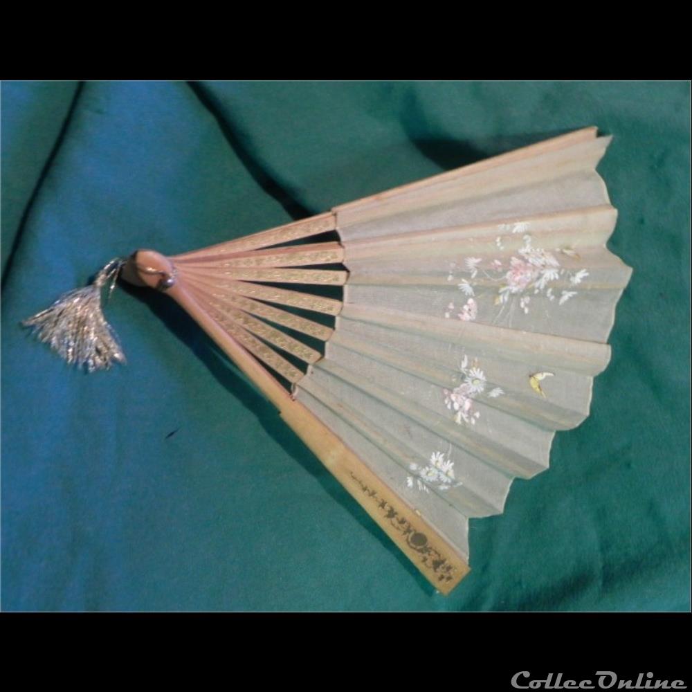 vetement et accessoire eventail debut vingtieme