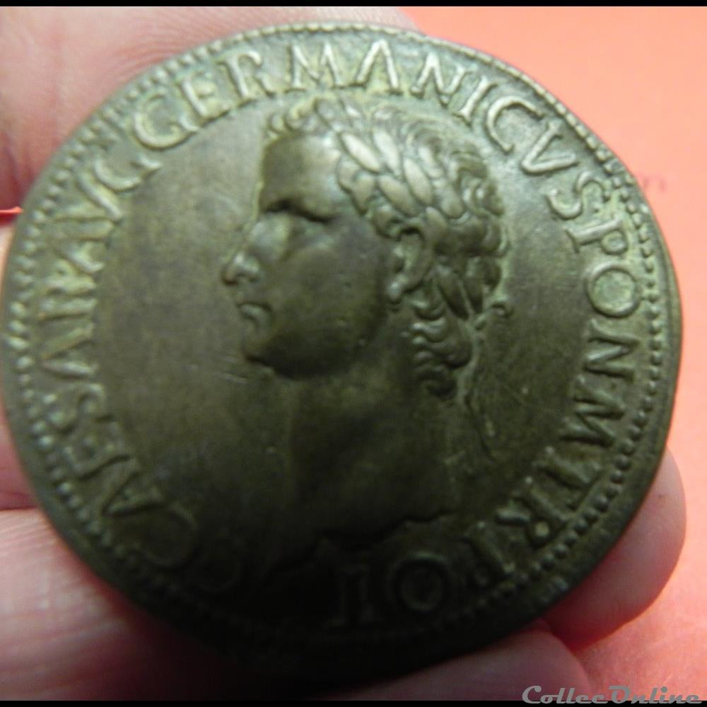 Caligula et de ses trois soeurs (RIC 33) sesterce (copie) 4 monnaie antique romaine caligula et de ses trois soeurs ric 33 sesterce copie
