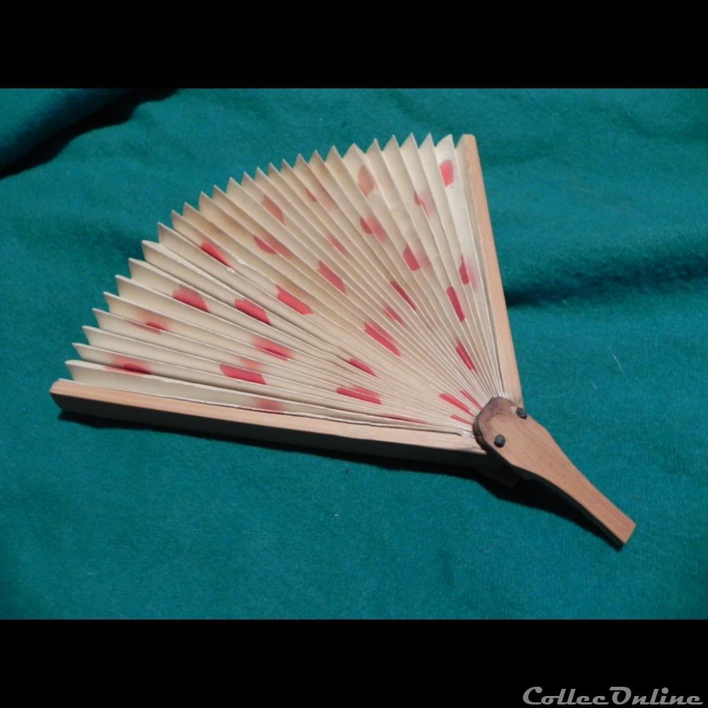 vetement accessoire eventail xx eme papier et bois