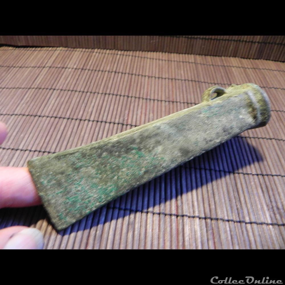 pré-monnaie? hache à douille 3 primitive europe pre monnaie hache a douille