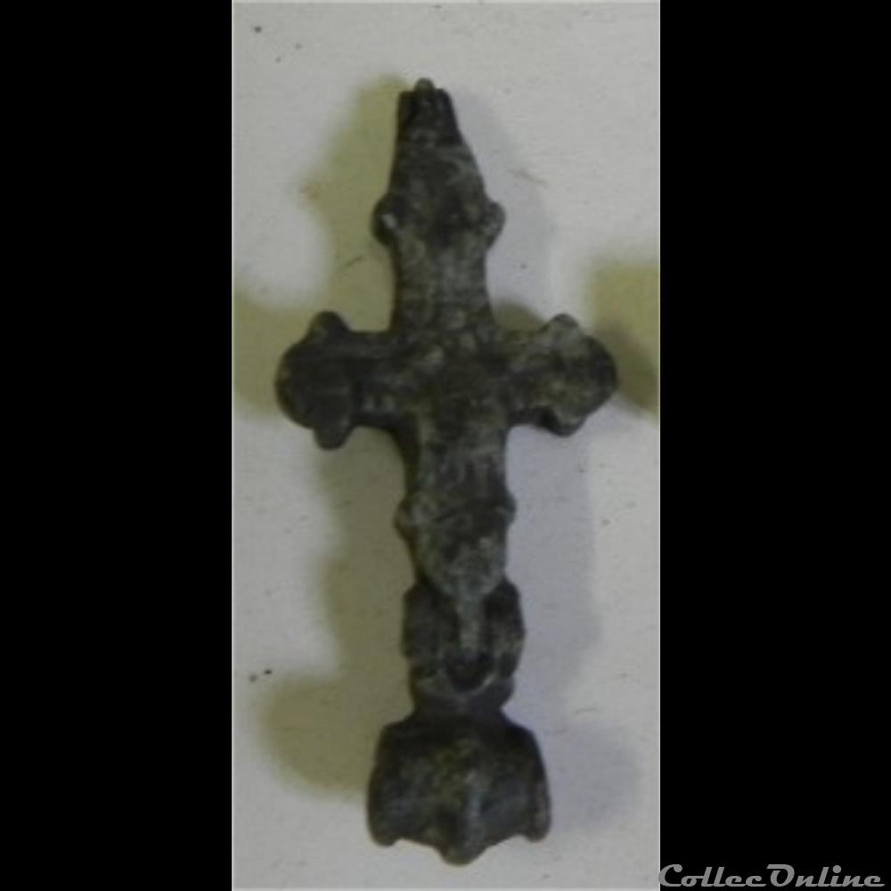 croix reliquaire art antiquite archeologie europe croix reliquaire