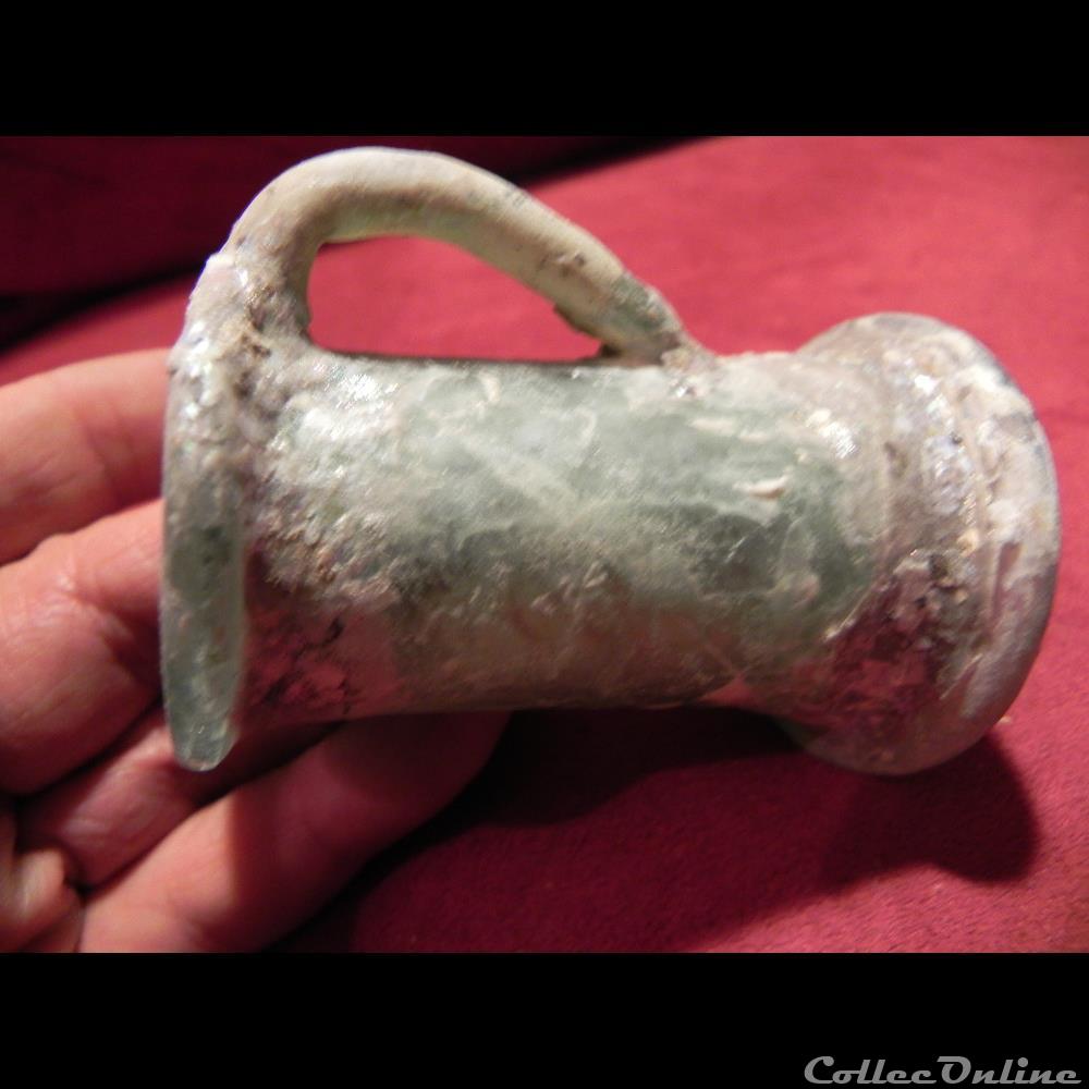 art antiquite archeologie europe petit vase verre blanc irise