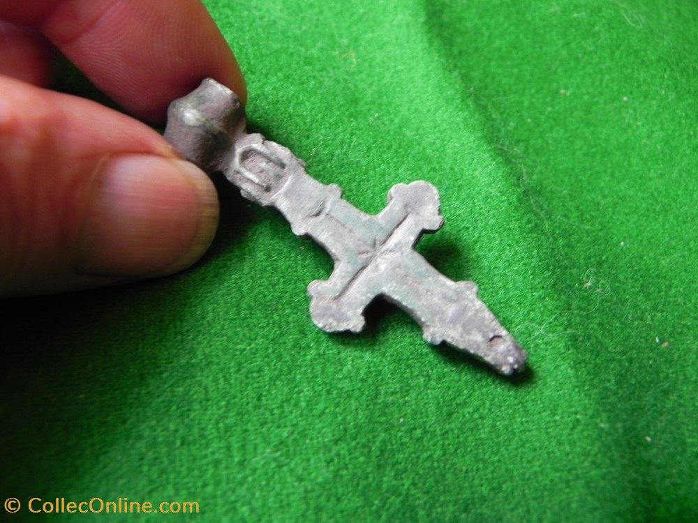 croix reliquaire provenant du champs de bataille de Nicopolis 3 art antiquite europe croix reliquaire provenant du champs de bataille de nicopolis
