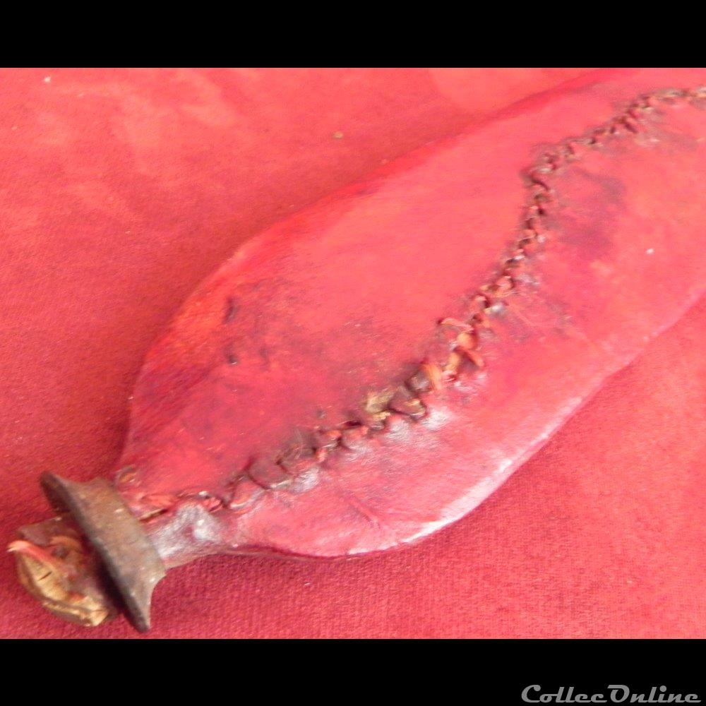 Kénya (Masaï, Samburu), lame en acier manche bois et cuir 3 militarium arme blanch mandat territoriaux kenya masai samburu lame en acier manche bois et cuir