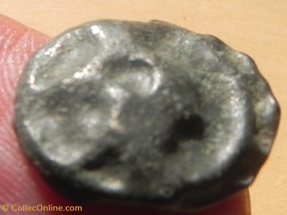 monnaies antiques celtes potin turons a la tete diabolique monnaie inspiration lunaire