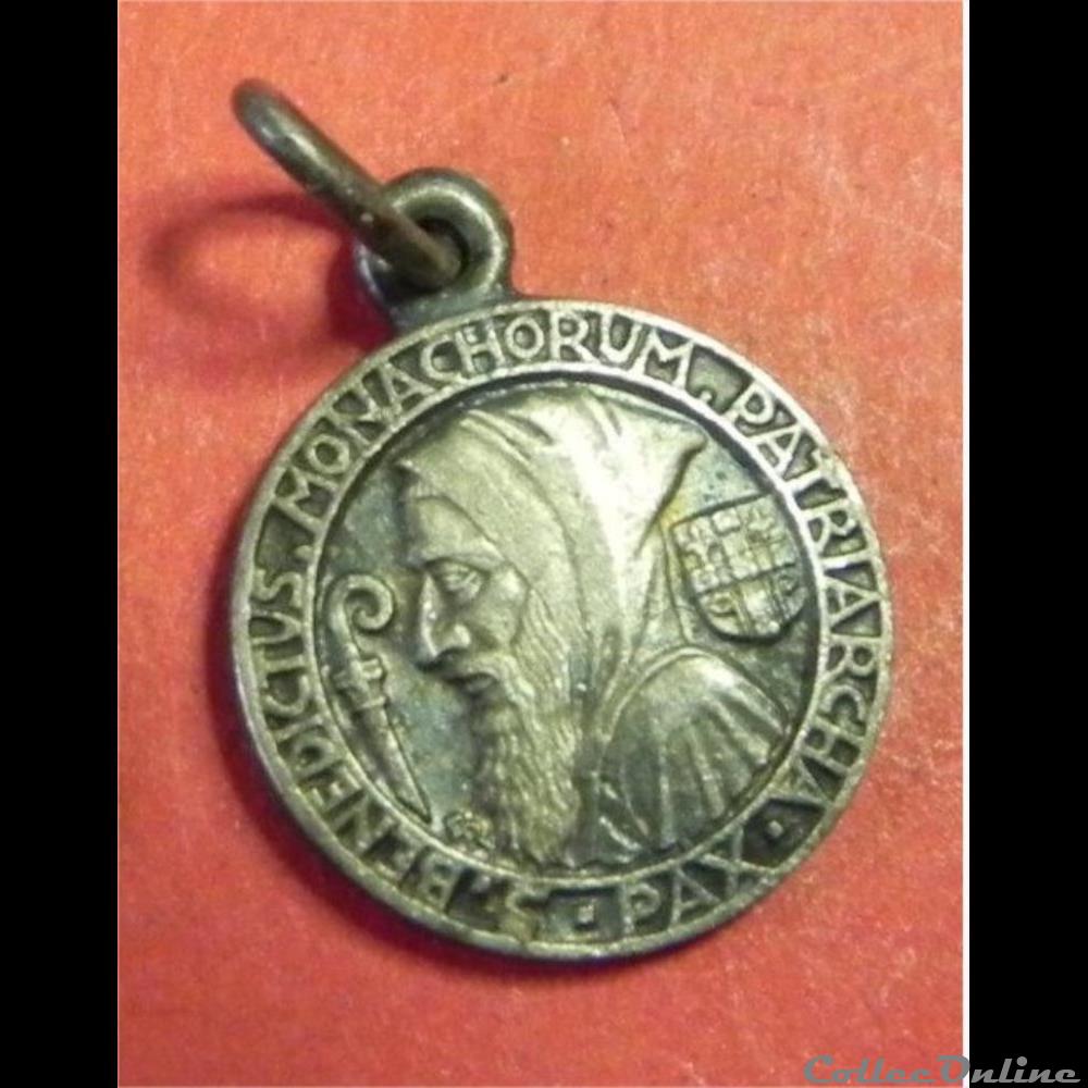 médaille de Saint Benoit religieuse mandat territoriaux medaille de saint benoit