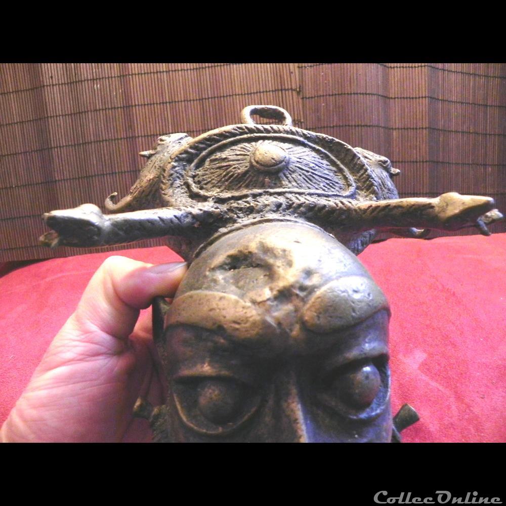 art antiquite africain masque bamoun bronze mangoustes et serpents