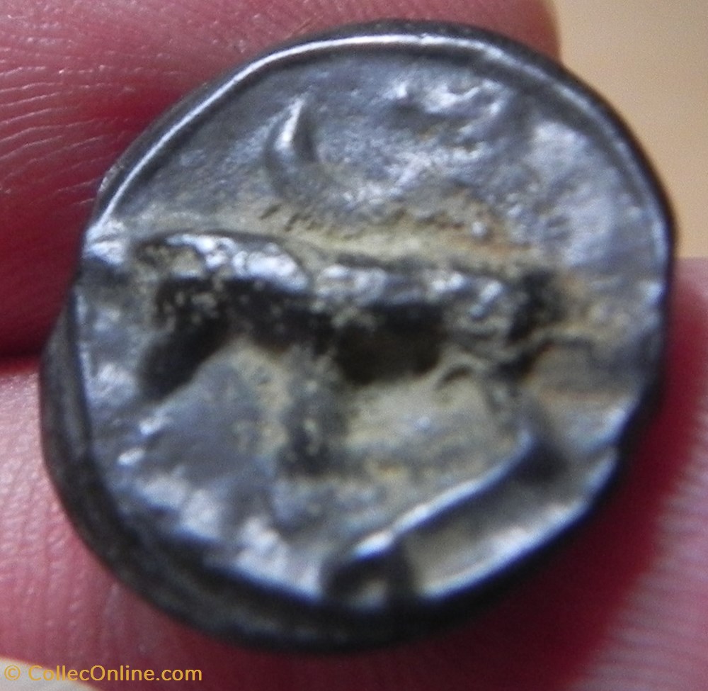 monnaies antiques celtes potin turons a la tete diabolique monnaie inspiration lunaire