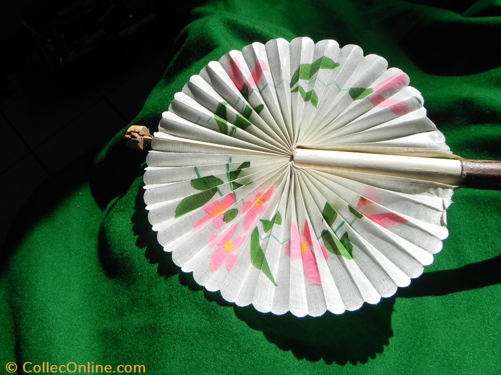 vetement et accessoire eventail cigare vers 1920
