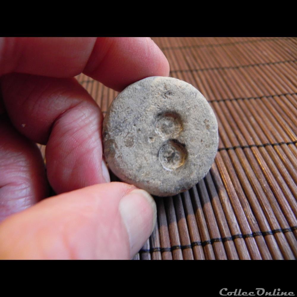 poids médiéval avec poinçons medievaux europe poids medieval avec poincons