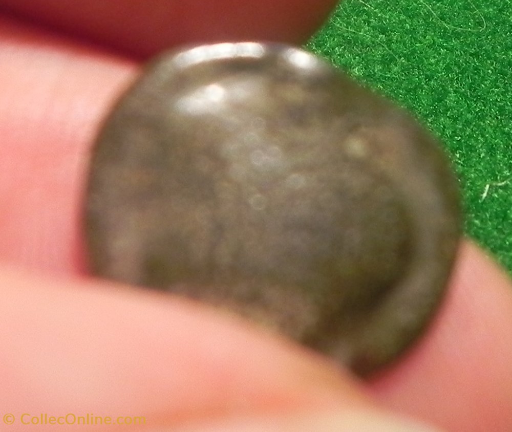 potin Turons à la tête diabolique. monnaie d'inspiration lunaire monnaies antiques celtes potin turons a la tete diabolique monnaie inspiration lunaire