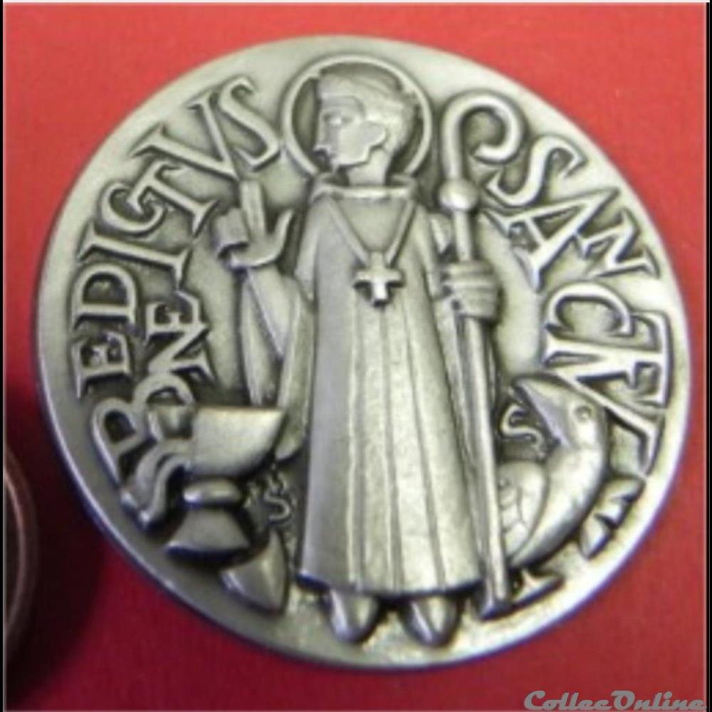 estampage : médaille de St Benoît en tôle 5 religieuse estampage medaille de st benoit en tole