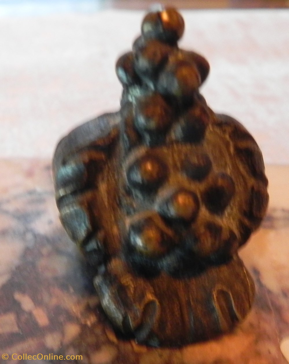 coiffe tibétaine bronze sur support marbre à identifier 3 art antiquites oriental coiffe tibetaine bronze sur support marbre a identifier