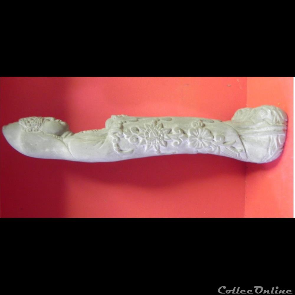 art antiquite asiatique bamoun dignitaire ou dame de cour en gres rose