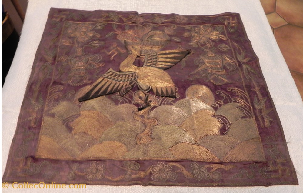 art antiquites oriental carre de soie svastika