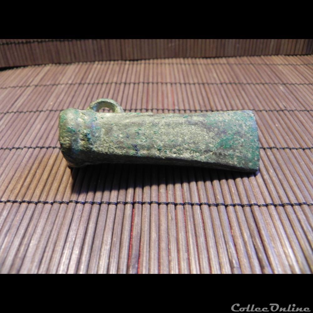 pré-monnaie? hache à douille primitive europe pre monnaie hache a douille