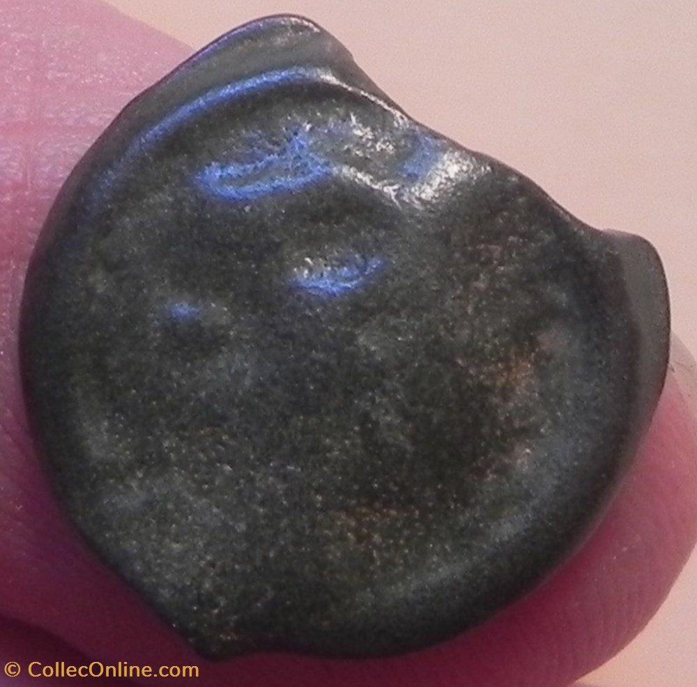 monnaies antiques celtes potin turons a la tete diabolique monnaie inspiration lunaire