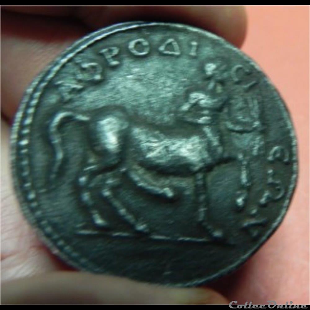 monnaie antique coloniale romaine