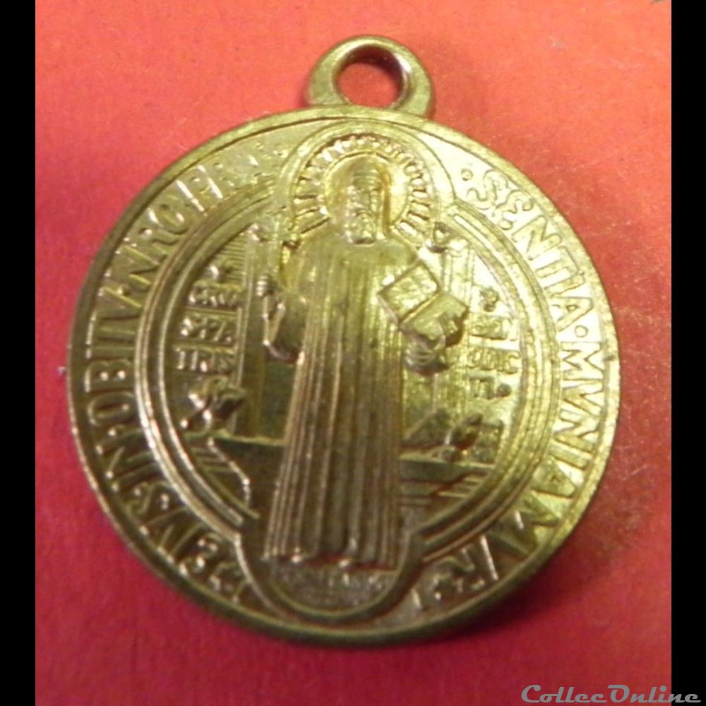 médaille de Saint Benoit religieuse mandat territoriaux medaille de saint benoit