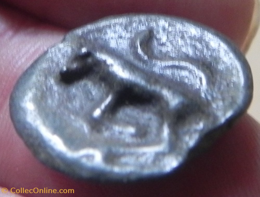 monnaies antiques celtes potin turons a la tete diabolique monnaie inspiration lunaire