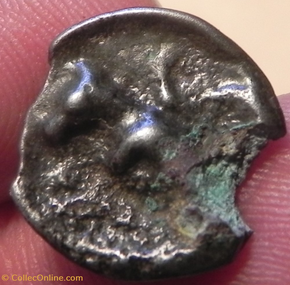 monnaies antiques celtes potin turons a la tete diabolique monnaie inspiration lunaire