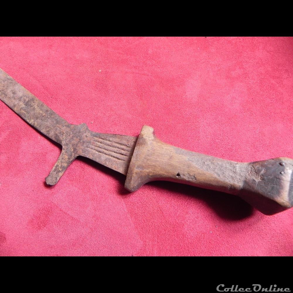 Ancienne arme faucille africaine Béro l'ethnie Poto du Congo 3 monnaie primitive elymaide parthe sassanide ancienne arme faucille africaine bero ethnie poto du congo