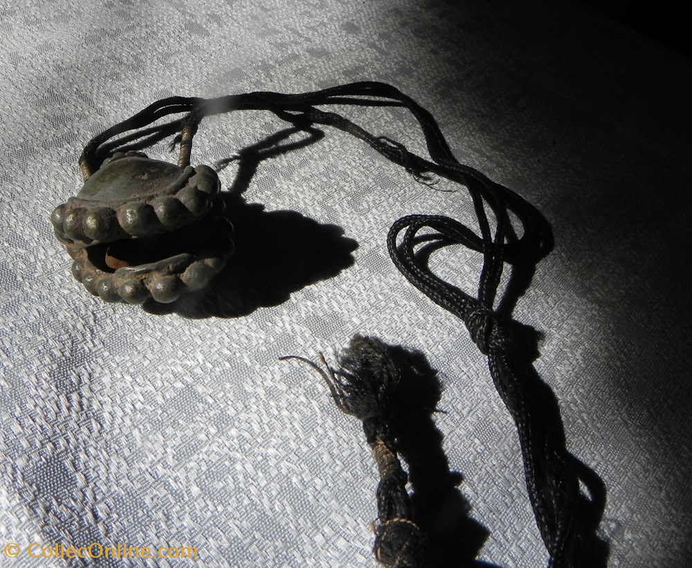 art antiquites oriental collier grelot bouddha
