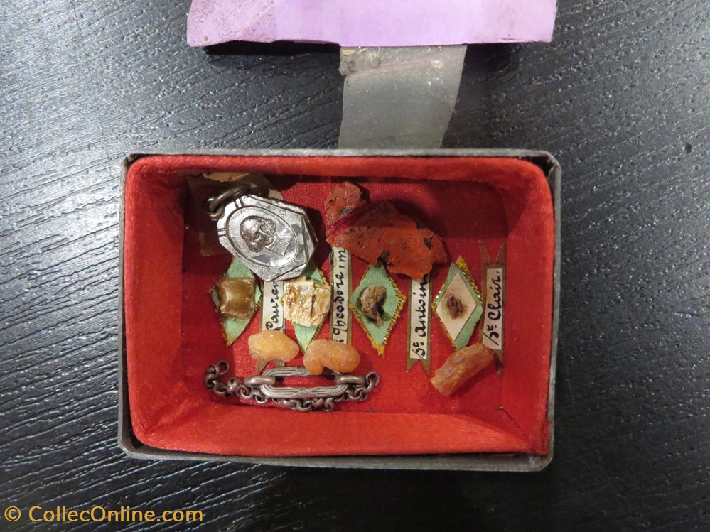 Reliques de l'ancien maître-autel patrimoine religieux objets cultes reliques de ancien maitre autel