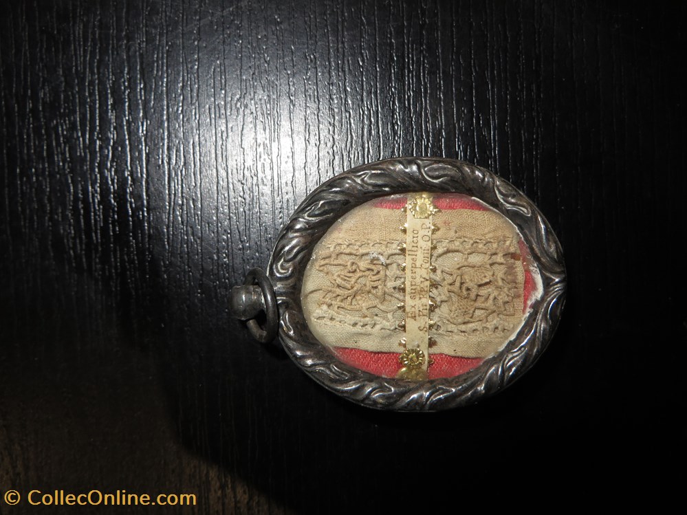 Petits reliquaires patrimoine religieux objets de cultes petits reliquaires