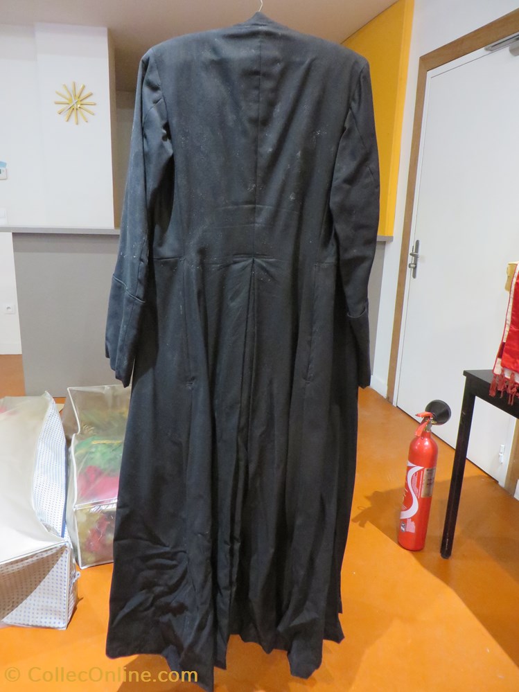 patrimoine religieux objets cultes soutane de chanoine